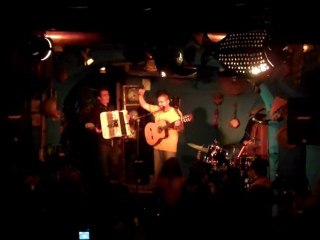 Kidibuzz #21 - Alee - Sous l'ombre des tours