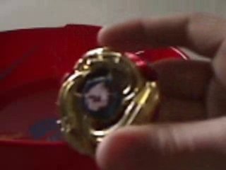 le combat beyblade féroce !!!