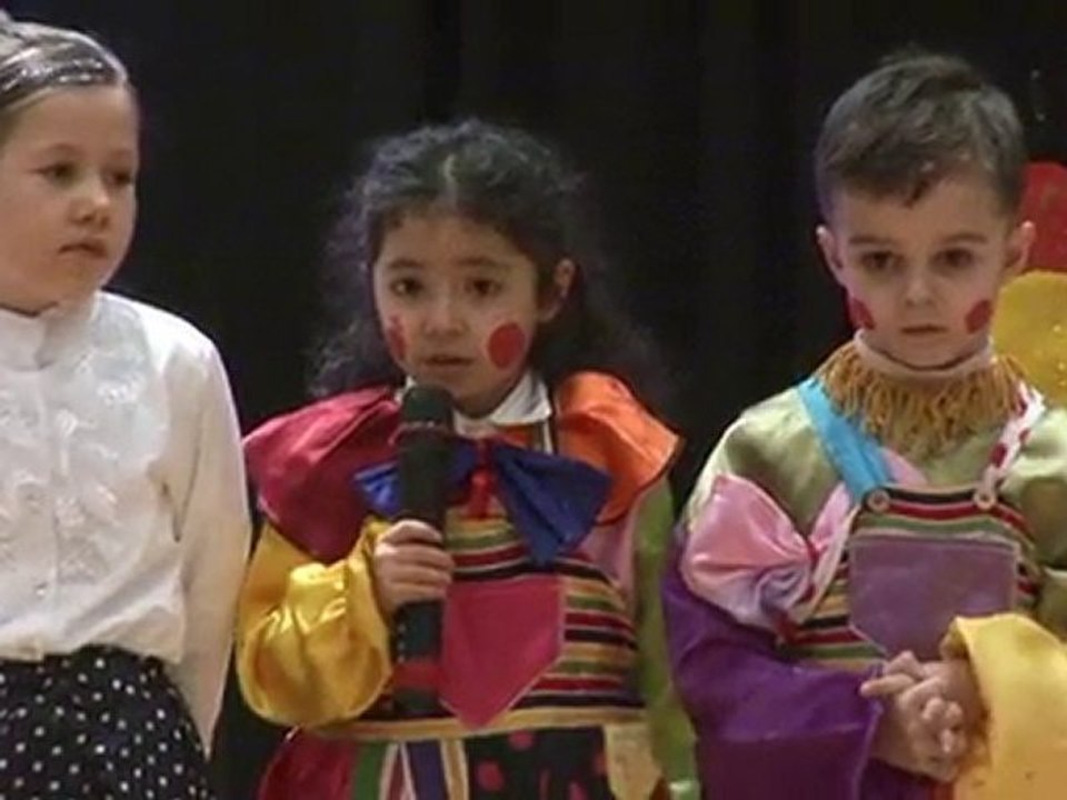 İNGİLİZCE KOMİK DERS-MİNİK KELEBEKLER ANAOKULU SUPER İZLEYİN