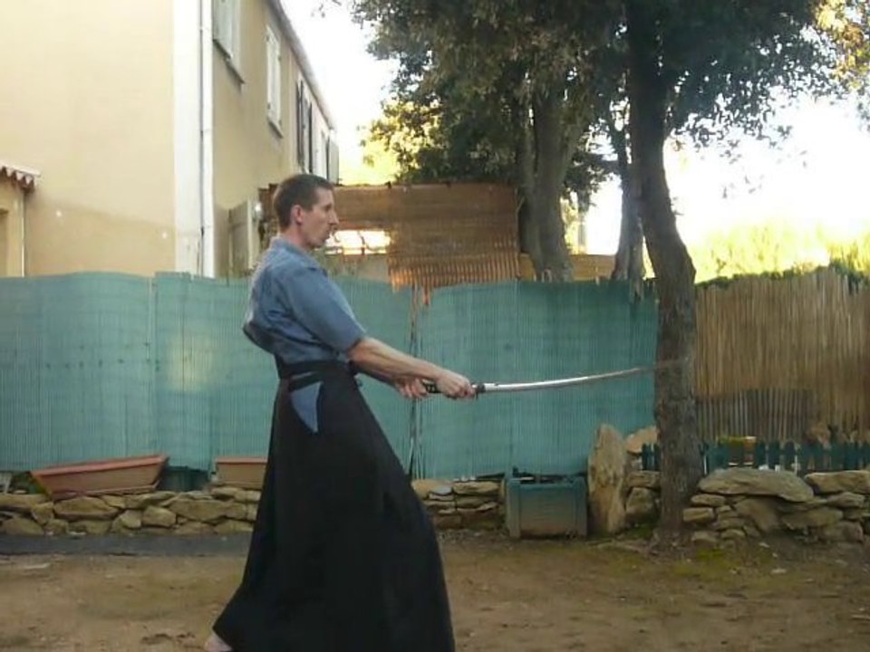 KATA DE IAIDO - ( yoseikan budo )