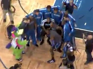 Howard Mimics LeBron kerfouf tayeb