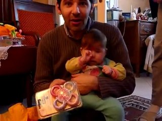 fanny ouvre ses cadeaux