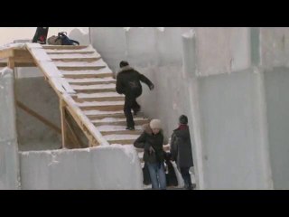 разрушение ледового городка и коммент Морозова