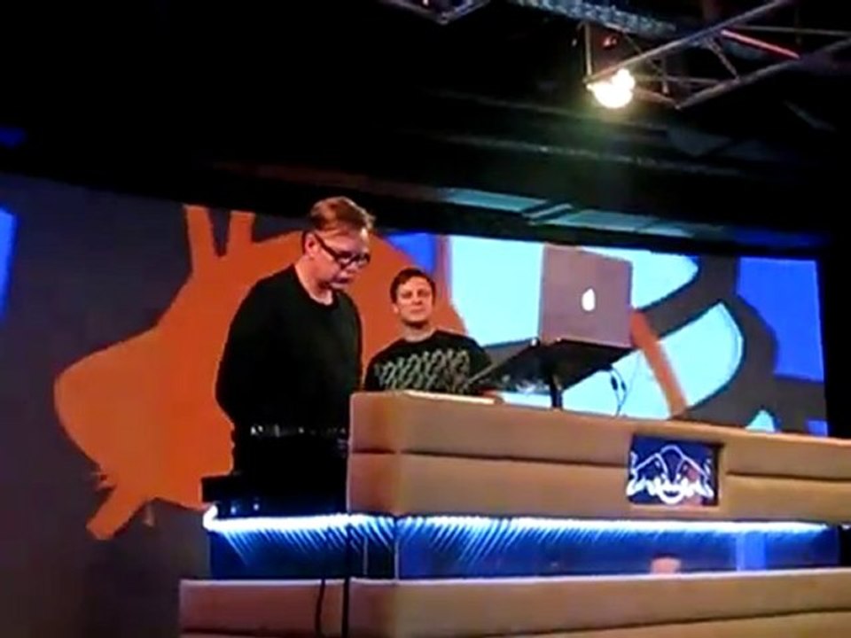 Dj Fletcher playing Depeche Mode "A pain that I'm used to"