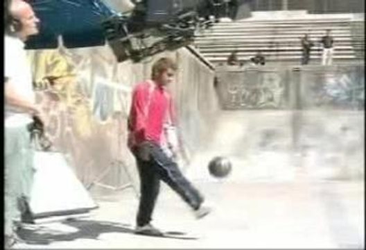 NIKE - Freestyle - Ronaldinho & Inamoto