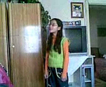 Kücük kızdan Müthis Ses :)