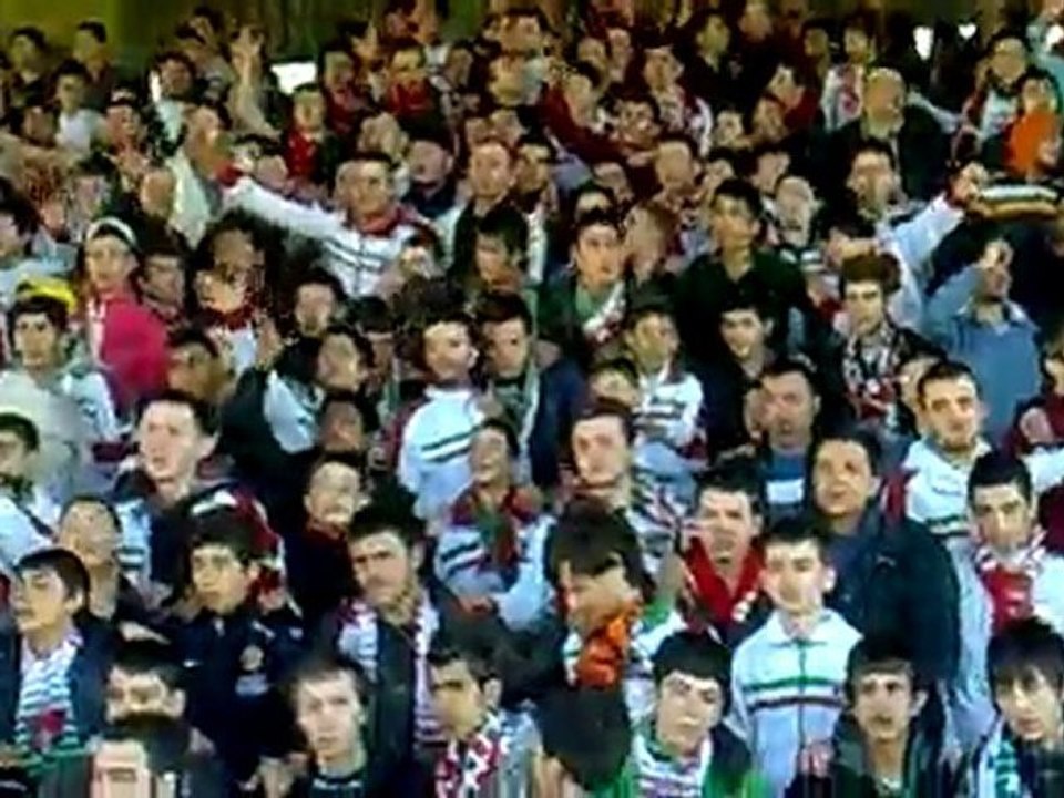 Şampiyon Olacağız - www.bayrampasalilar.com