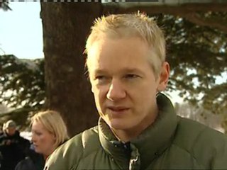 Assange due to fight extradition bid