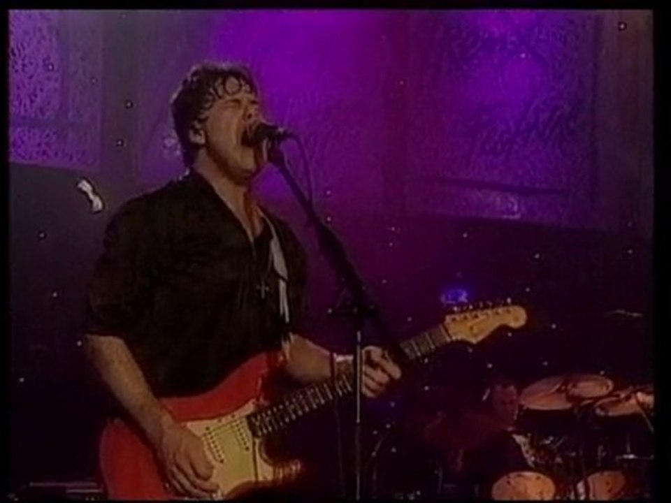 Ex-Thin Lizzy guitarist Gary Moore dies