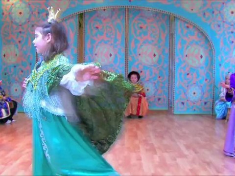 АНО ДОУ СОЛНЫШКО - Сказка Царевна лягушка - Царь смотрит