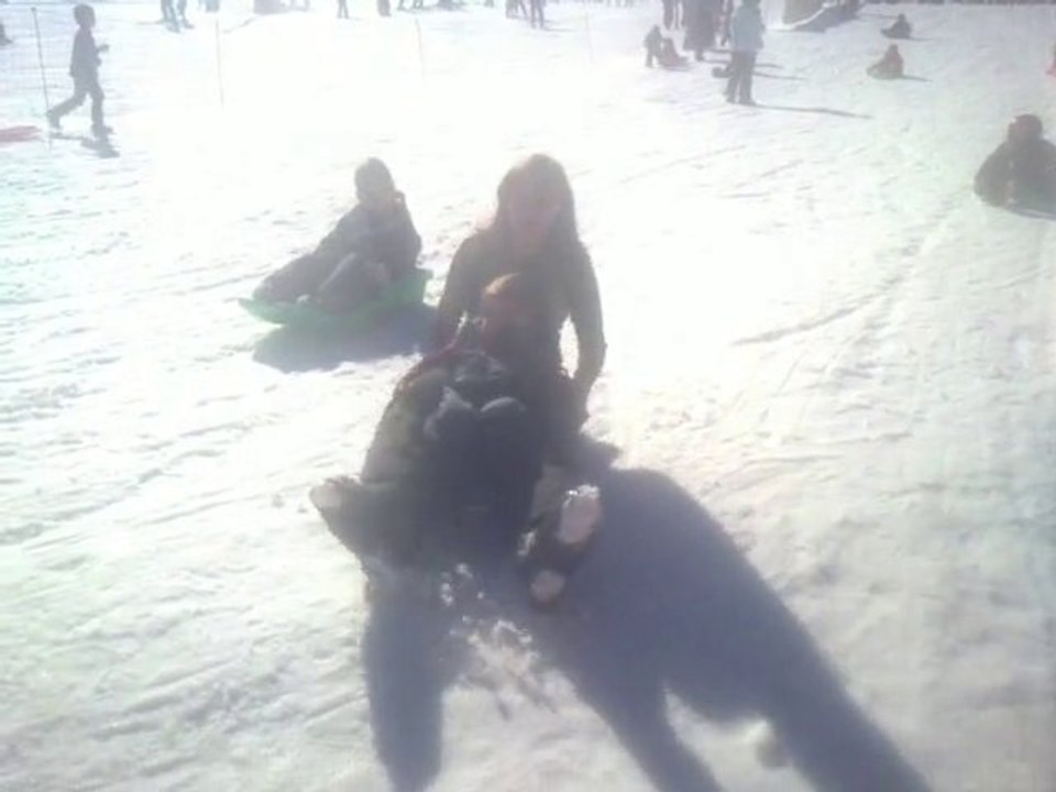 Février 2011 - Beille, descente en luge Mumu et Juju