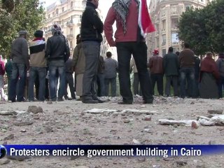 Protesters keep Egypt's bureaucratic heart paralysed