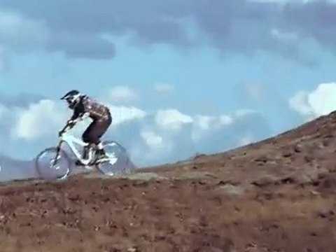 FRAMED - shredding dirt spots and alpine trails in Austria