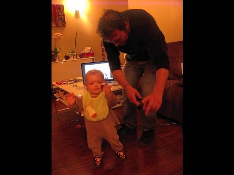 sasha et son ordi  24122010