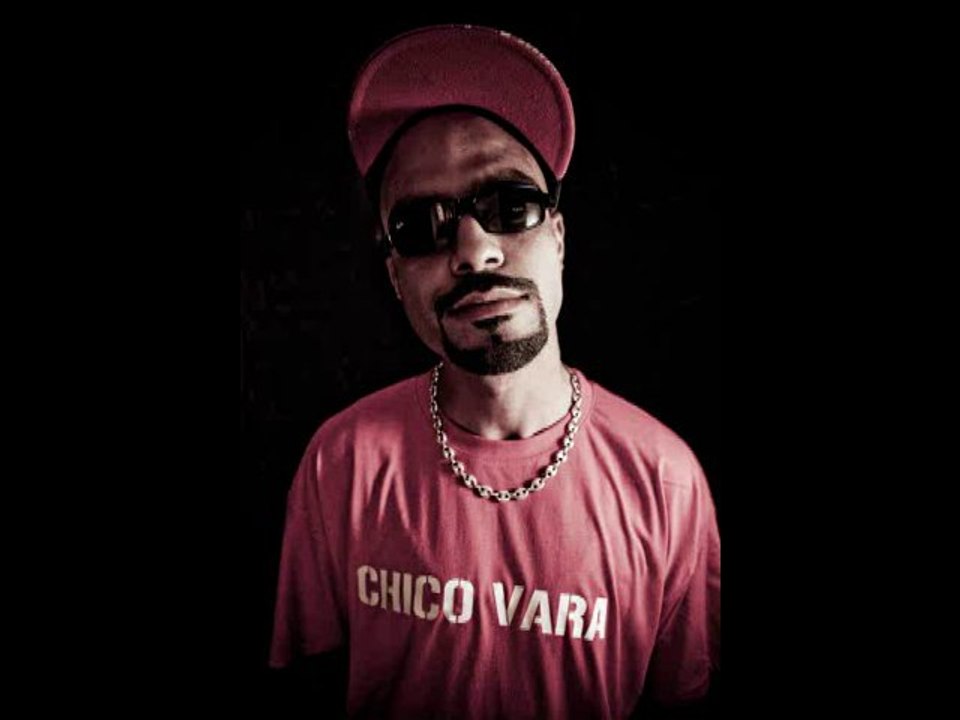 En Mode....CHICO VARA