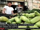 Jóvenes palestinos se mantienen informados de los que sucede en Egipto