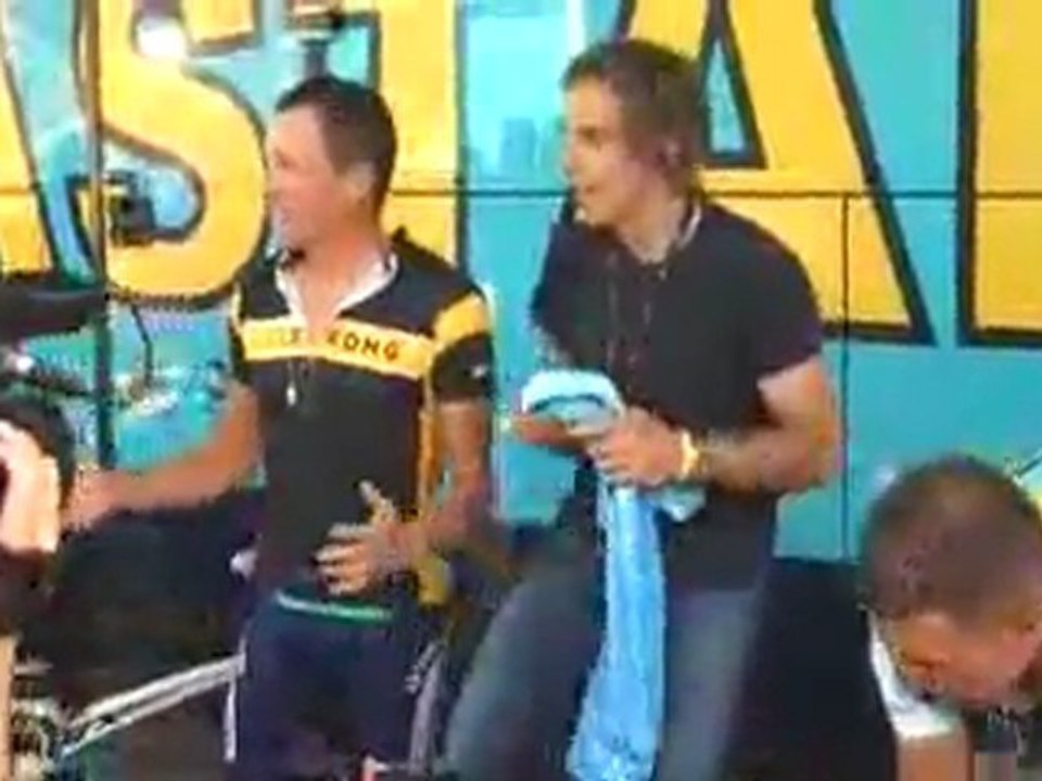 Stage 4: Ben Stiller goofing around with Armstrong - Team Time Trial (TTT) 39 km - Montpellier - Tour de France 2009