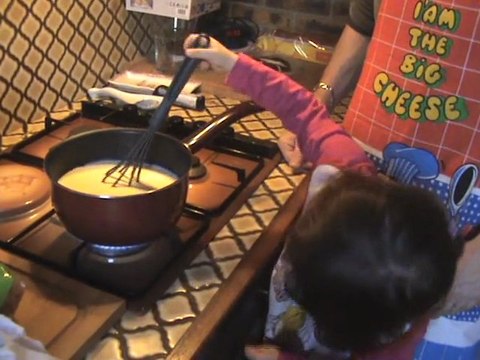 Tenaya fait un gâteau !