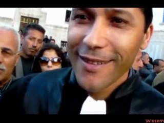 Les robes noires manifestent