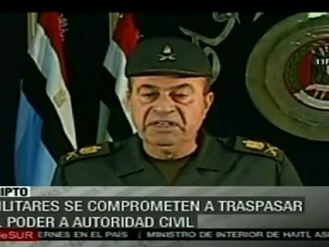 Militares egipcios se comprometen a traspasar el poder a autoridad civil
