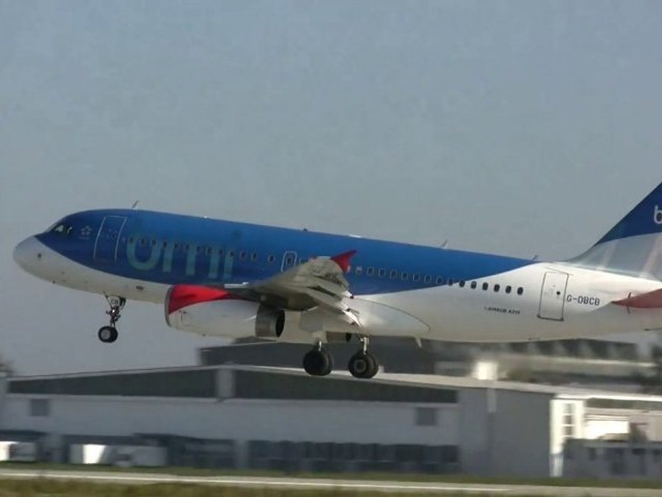 British Midland Airbus A319 Dresden