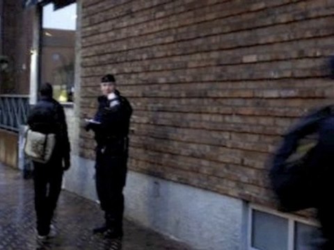 Man Robs Another with KNIFE! Because of Cellphone!