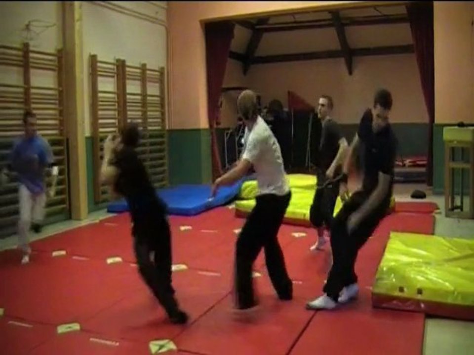 Echos-liés : baston training !