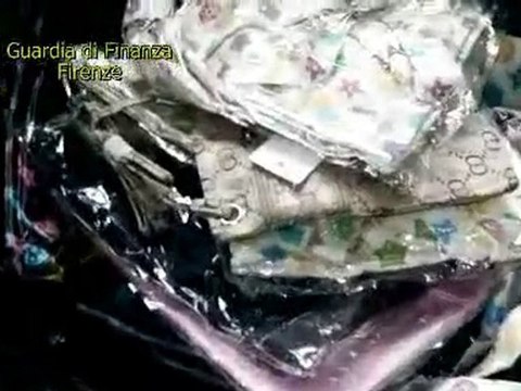 La Guardia di Finanza di Firenze sequestra 26mila pezzi contraffatti Made in China