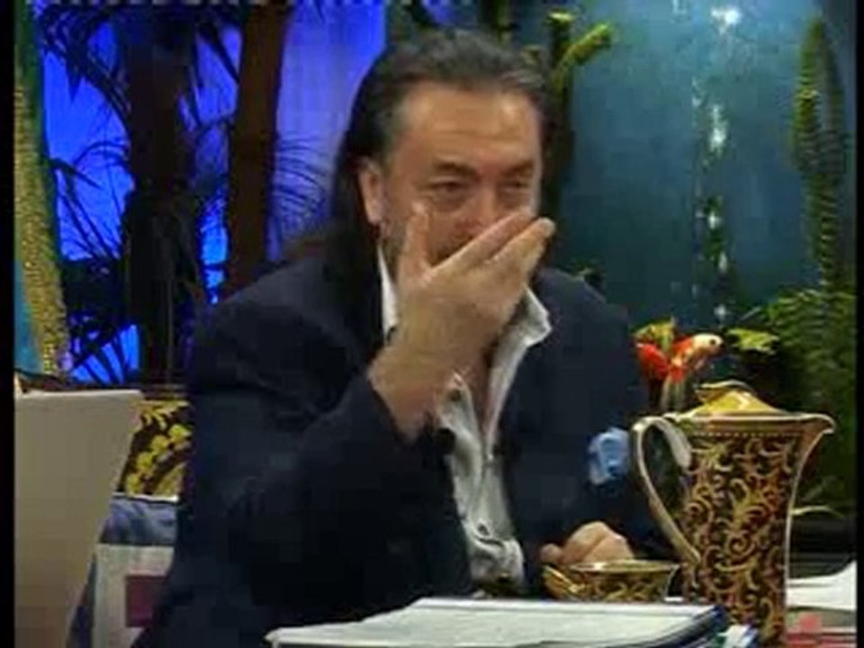 Şu an insan haklarını savunuyor görünen pek çok yazar