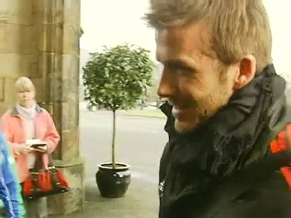David Beckham stops to help stranded motorist?