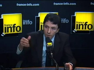 Sarkozy "joueur de pipeau multirécidiviste"