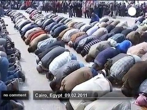Prière sur la place Tahrir - no comment