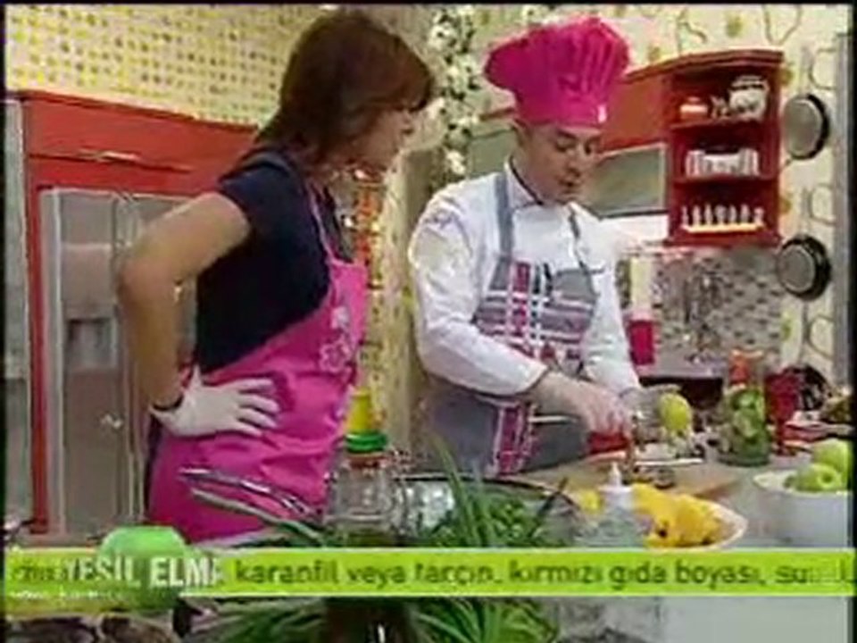 2 OKTAY USTA Yeşil elma soyma performansı
