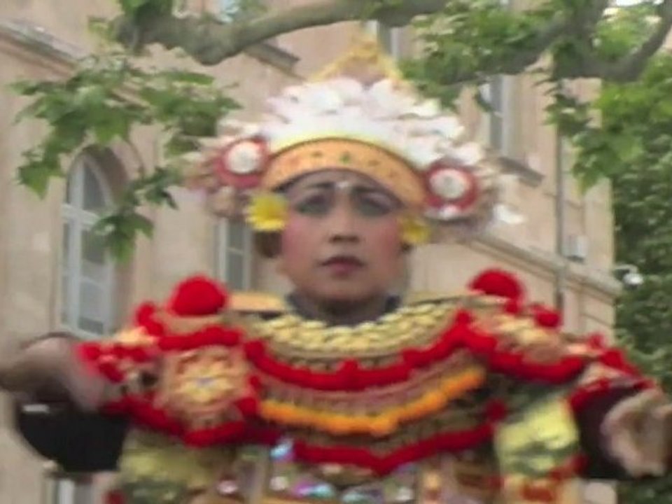DANSE BALINAISE