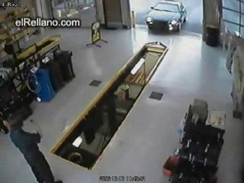 femme chez le garagiste