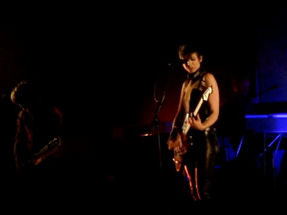 Mademoiselle K - jouer dehors - l'autre canal - Nancy - 10.02.11