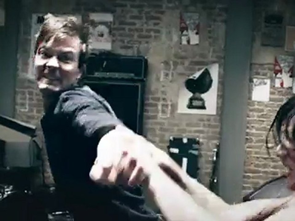 Matt & Kim - Cameras (official video)