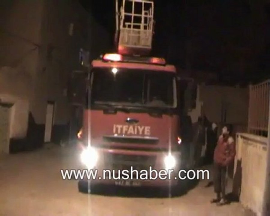 PKK YANDAŞLARI OKULA MOLOTOF ATARAK YAKMAK İSTEDİ