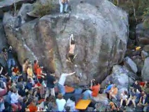 Adam Ondra bouldering