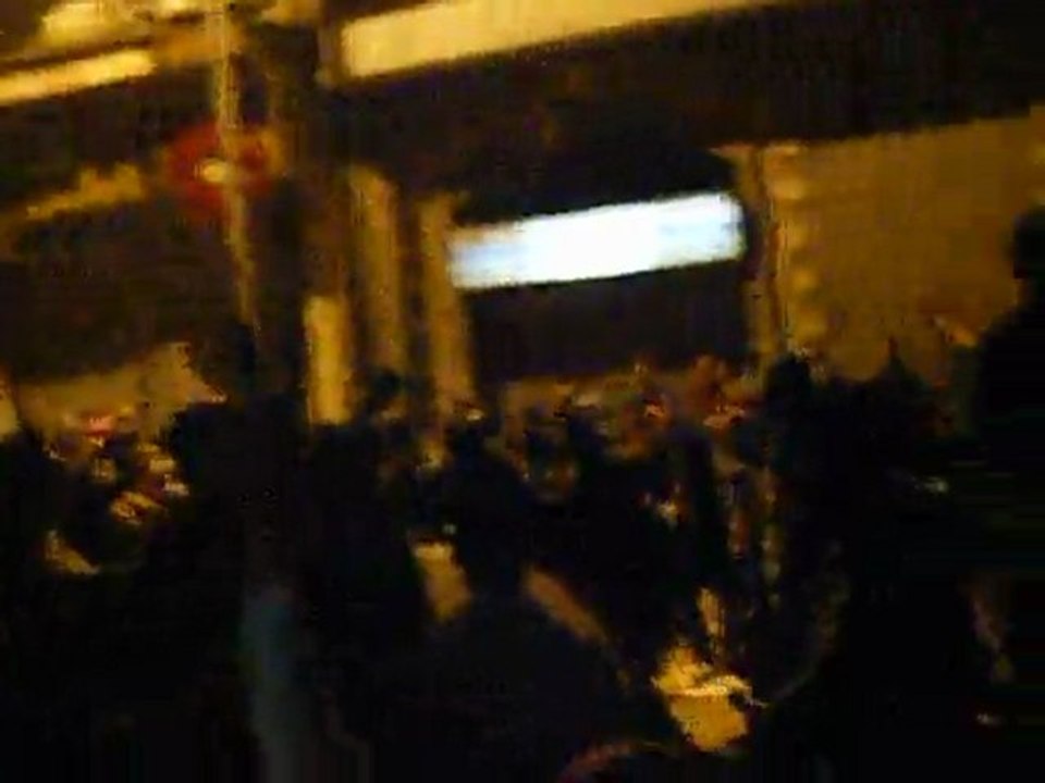 barricade2