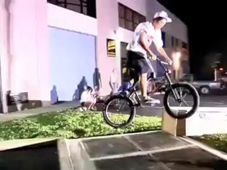 United Bike Factory Honolulu Demo Video iPod