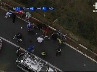 Bunch Crash - Fleche Wallonne 2010