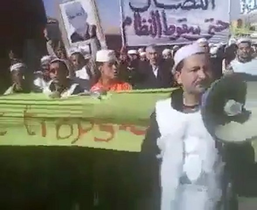 Dailymotion - Algérie 1ère manifestation à Ghardaia Algerie