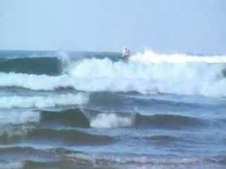 Sam Davenport Surf Kayaking Bakio/Mundaka