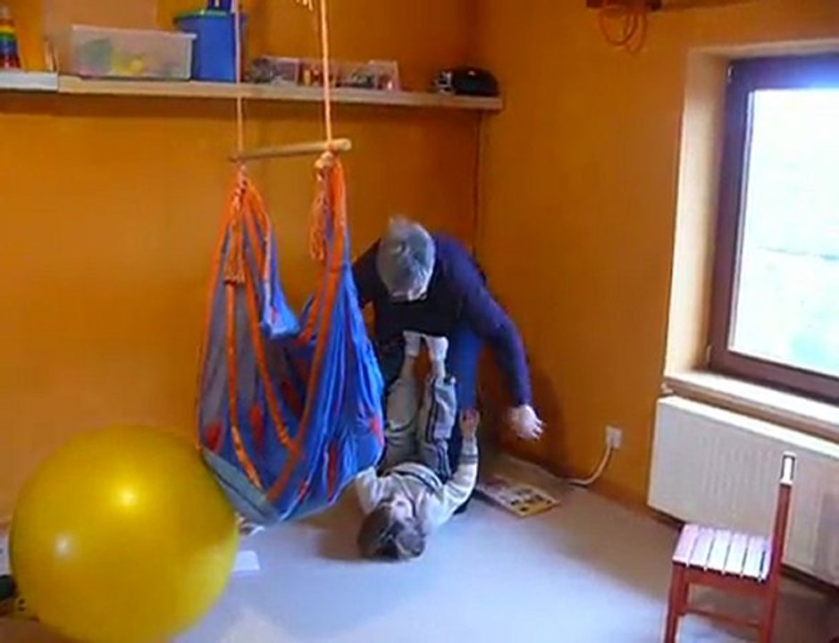 cécile tire pieds