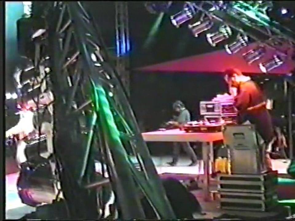 Ringfest Neumarkt, Hinter der Eins Live-Bühne, 1998.5