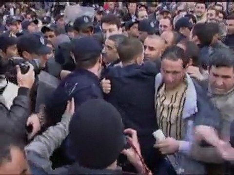 Demonstrators arrested in Algeria