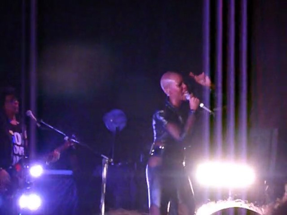 SKUNK ANANSIE OLYMPIA 22/02/2011