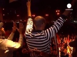 Egypte: la fête sur la place Tahrir et la démission du...
