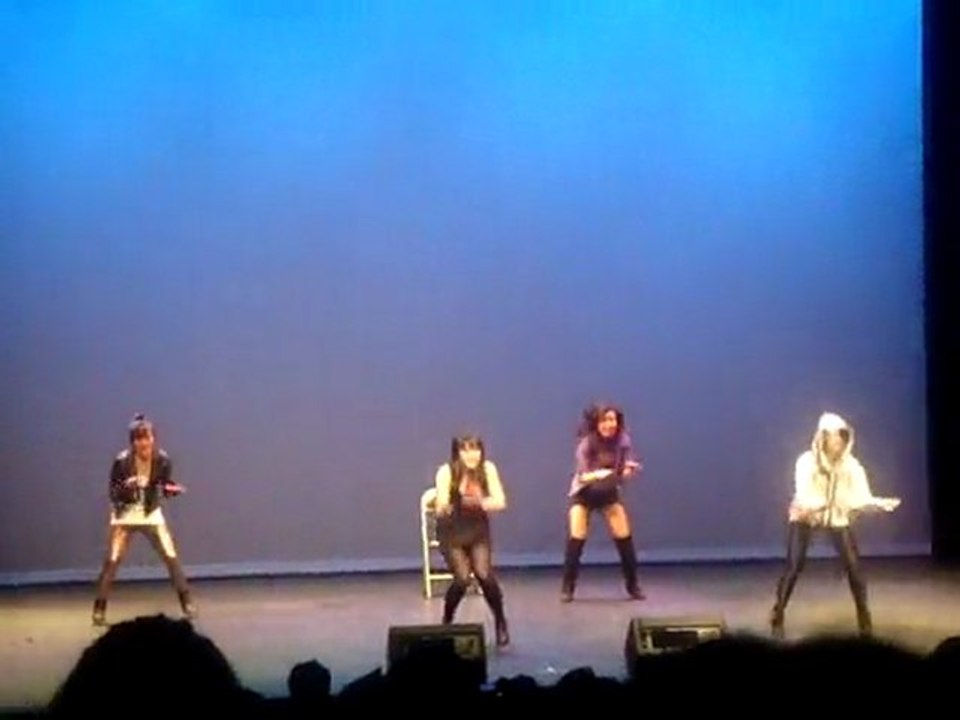 East2West : Destination Korea 2NE1 - Clap your hands